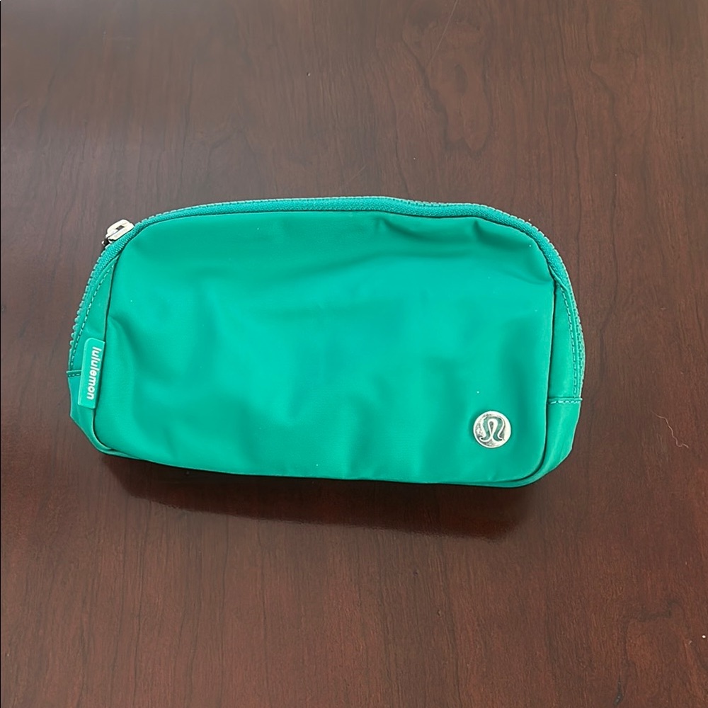 Green lululemon belt bag